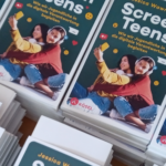 Ein großer Stapel von Screen-Teens-Büchern